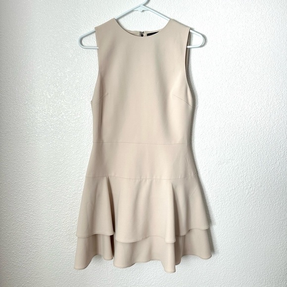 Alice + Olivia Dress Women’s 6 Cream Palmira Tiered Crepe Mini Sleeveless - Picture 2 of 9